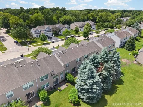 738 Silk Oak Lane Crystal Lake IL 60014