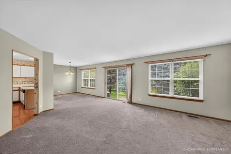 738 Silk Oak Lane Crystal Lake IL 60014