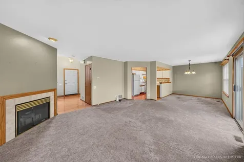 738 Silk Oak Lane Crystal Lake IL 60014