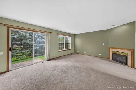 738 Silk Oak Lane Crystal Lake IL 60014