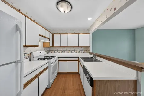 738 Silk Oak Lane Crystal Lake IL 60014