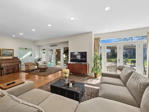 819 South Beverly Lane Arlington Heights IL 60005