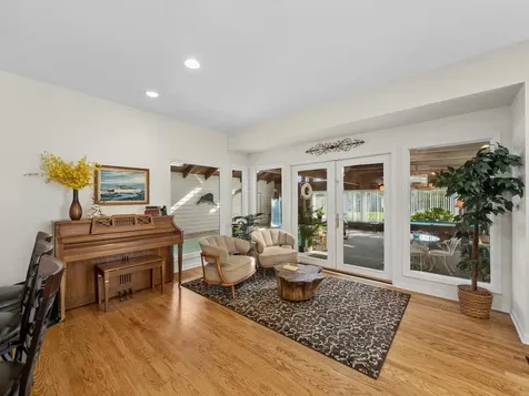 819 South Beverly Lane Arlington Heights IL 60005