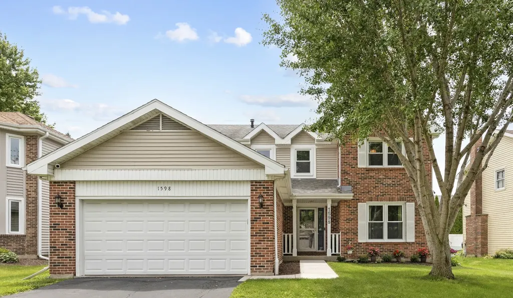 1598 Lois Ann Lane Naperville IL 60563