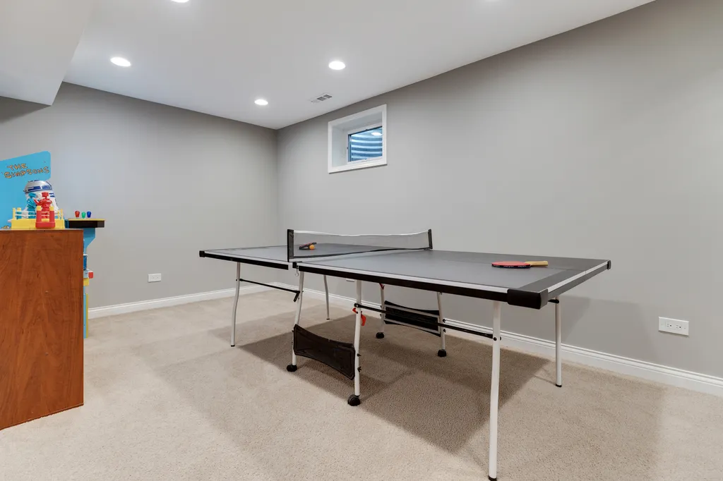 1598 Lois Ann Lane Naperville IL 60563