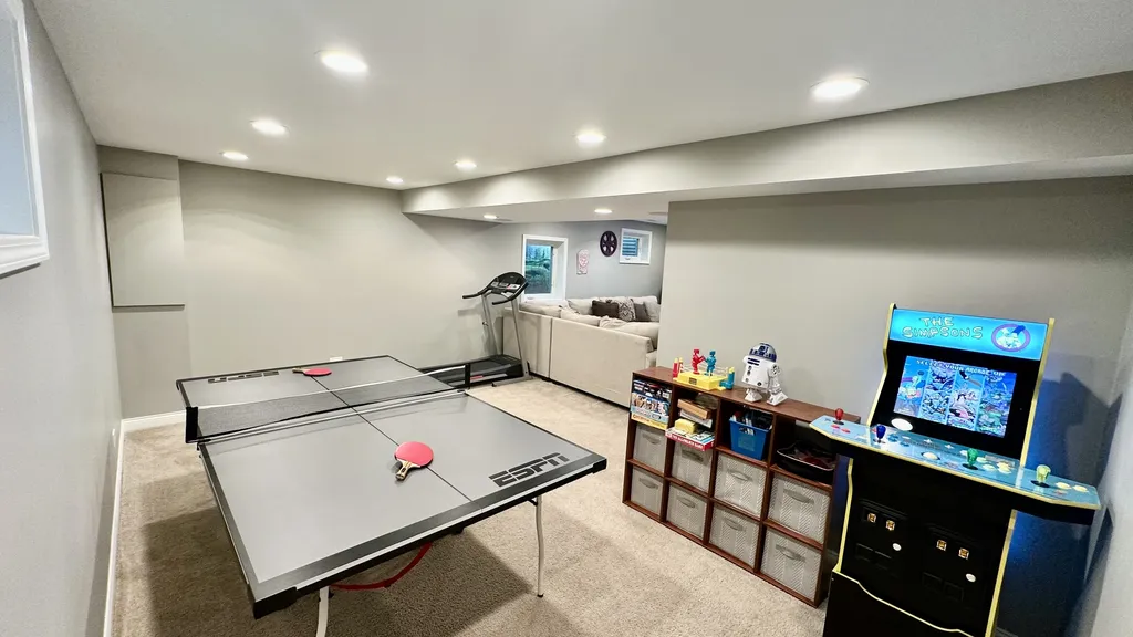 1598 Lois Ann Lane Naperville IL 60563