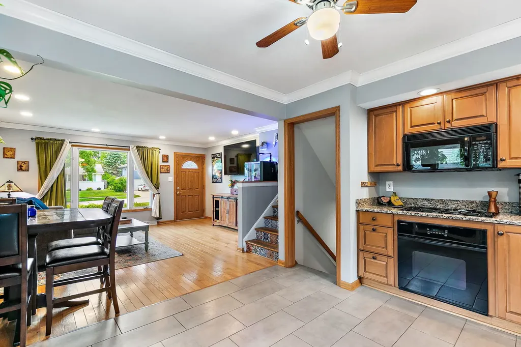 117 South Erie Street Wheaton IL 60187