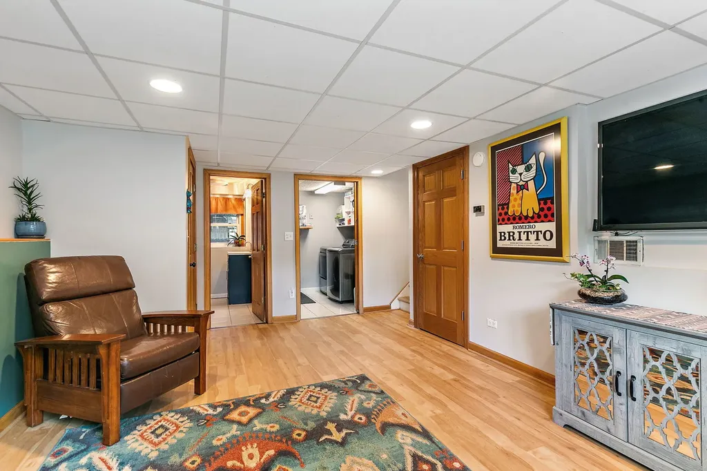 117 South Erie Street Wheaton IL 60187