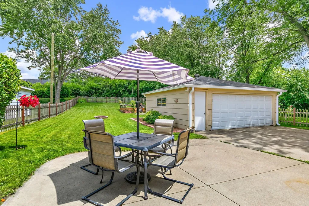 117 South Erie Street Wheaton IL 60187