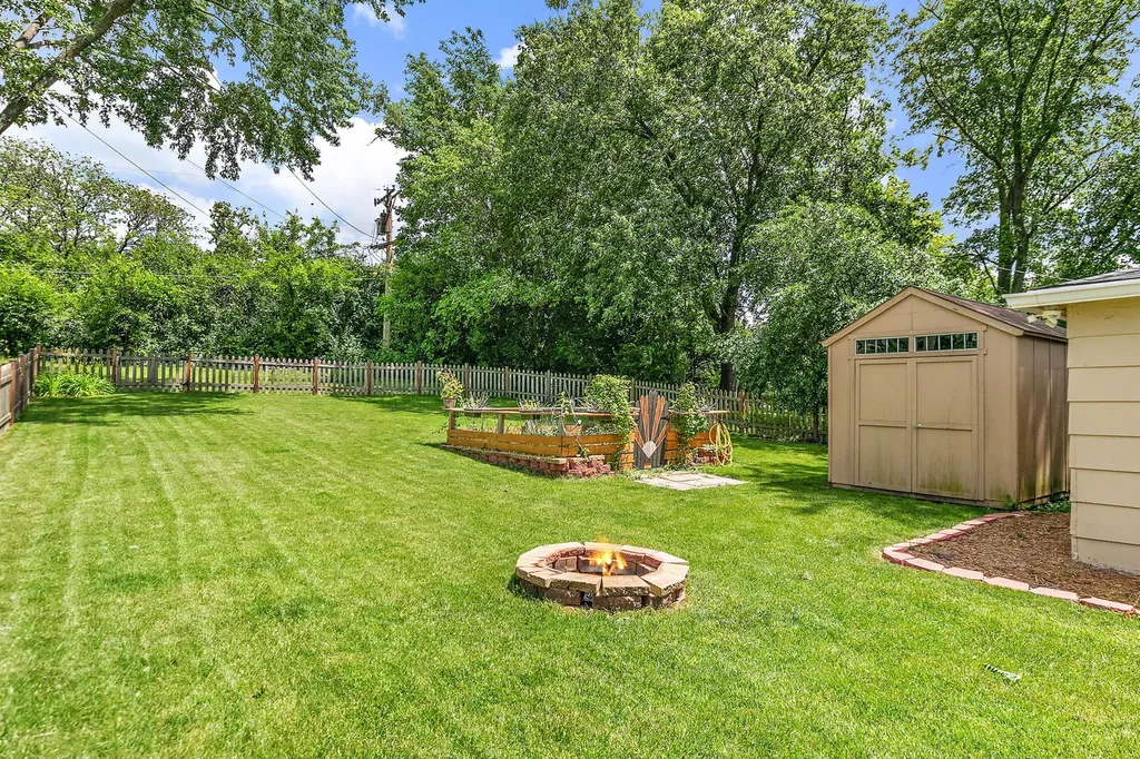 117 South Erie Street Wheaton IL 60187