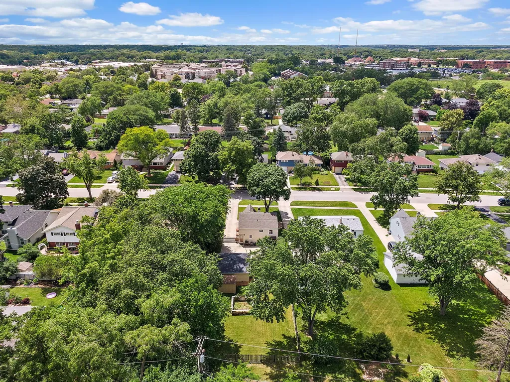 117 South Erie Street Wheaton IL 60187