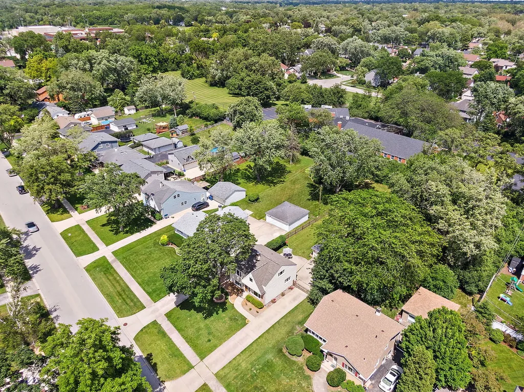117 South Erie Street Wheaton IL 60187