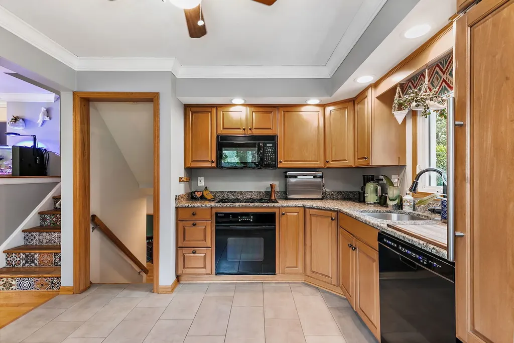 117 South Erie Street Wheaton IL 60187