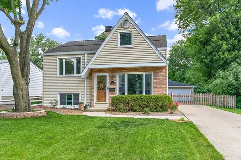 117 South Erie Street Wheaton IL 60187