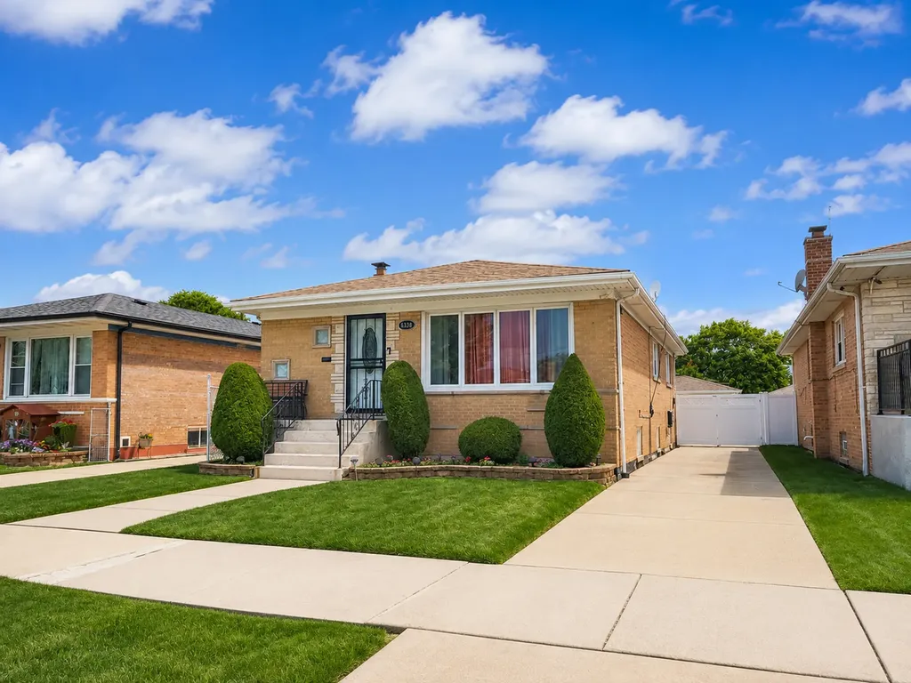 8630 South Kilbourn Avenue Chicago IL 60652