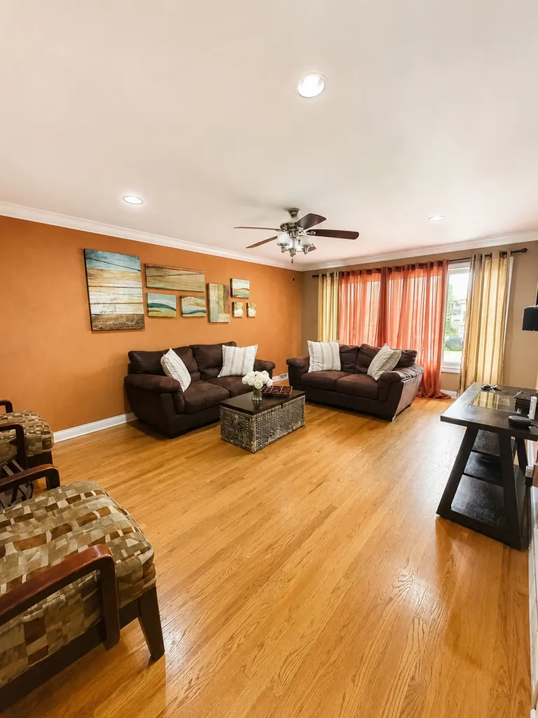 8630 South Kilbourn Avenue Chicago IL 60652