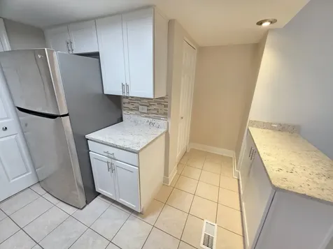 1950 Kenilworth Circle Hoffman Estates IL 60169