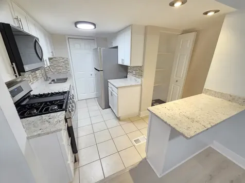 1950 Kenilworth Circle Hoffman Estates IL 60169