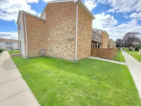 1950 Kenilworth Circle Hoffman Estates IL 60169