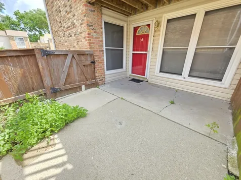 1950 Kenilworth Circle Hoffman Estates IL 60169