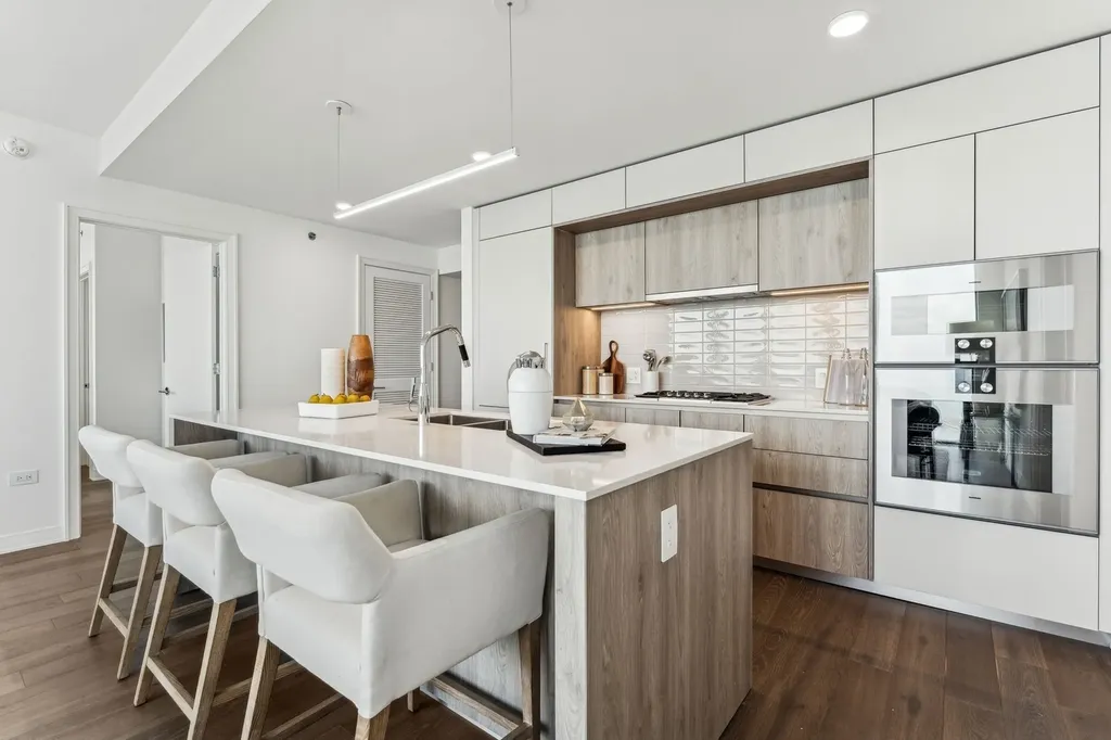 211 North Harbor Drive Chicago IL 60601