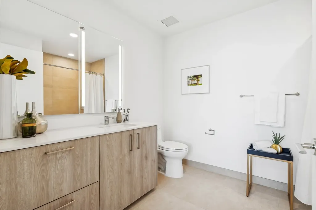 211 North Harbor Drive Chicago IL 60601