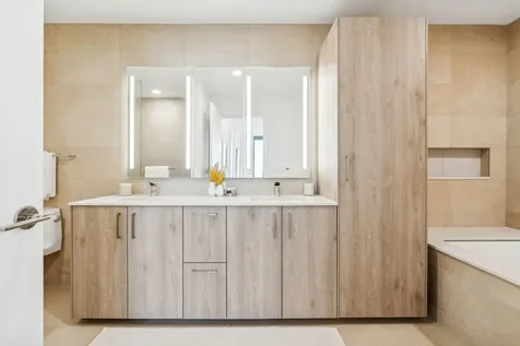 211 North Harbor Drive Chicago IL 60601