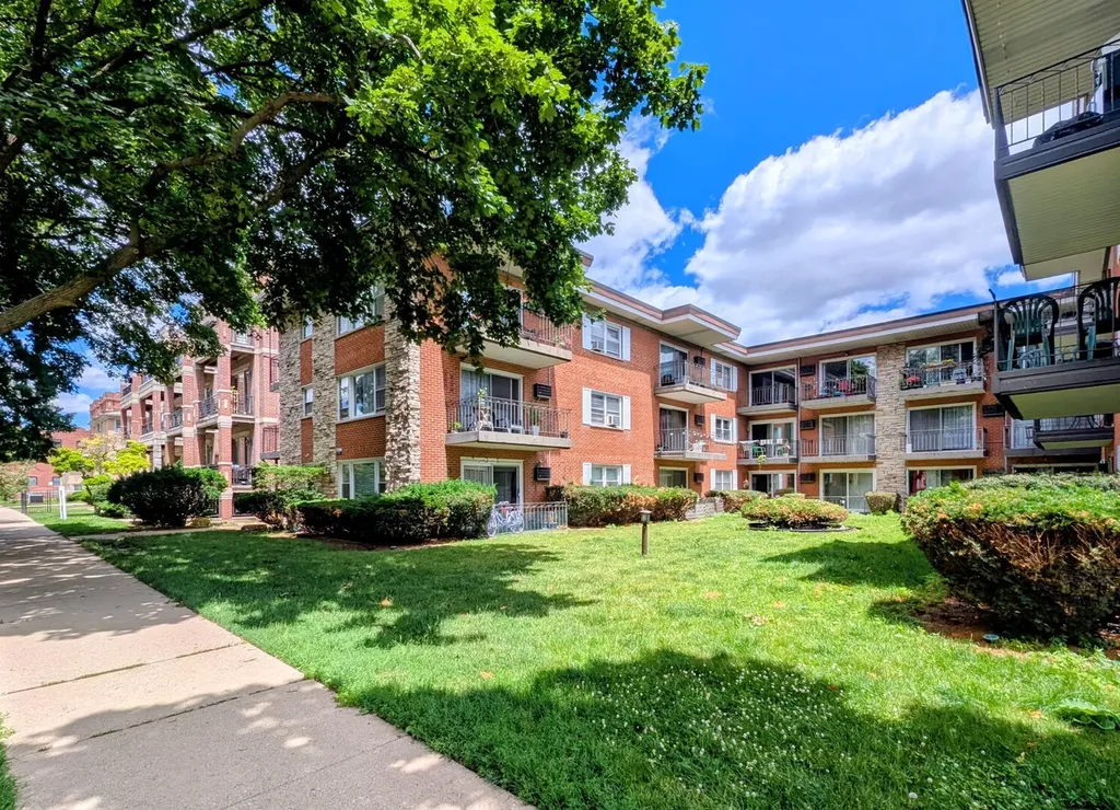 4229 North Keystone Avenue Chicago IL 60641