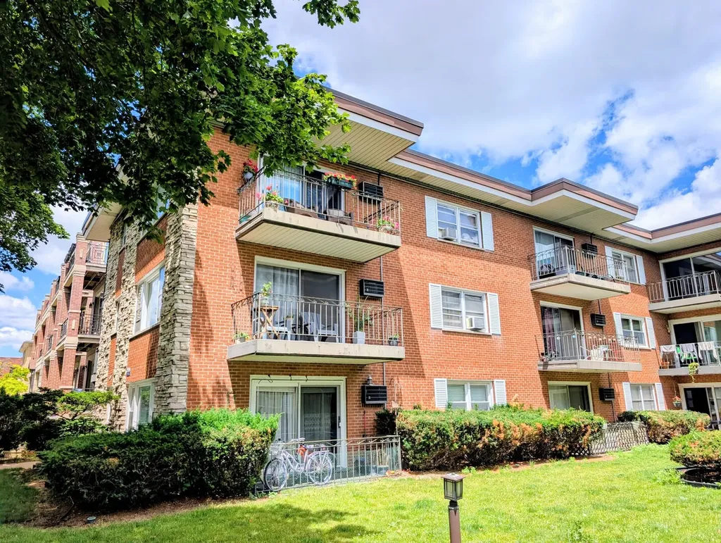 4229 North Keystone Avenue Chicago IL 60641
