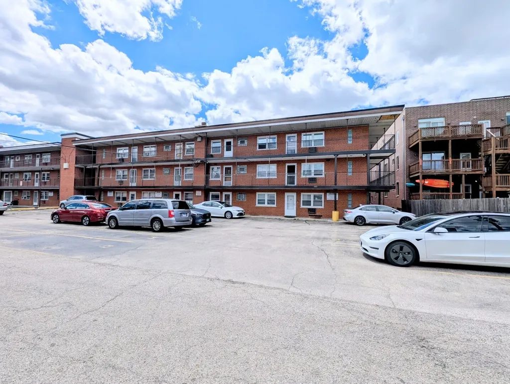 4229 North Keystone Avenue Chicago IL 60641