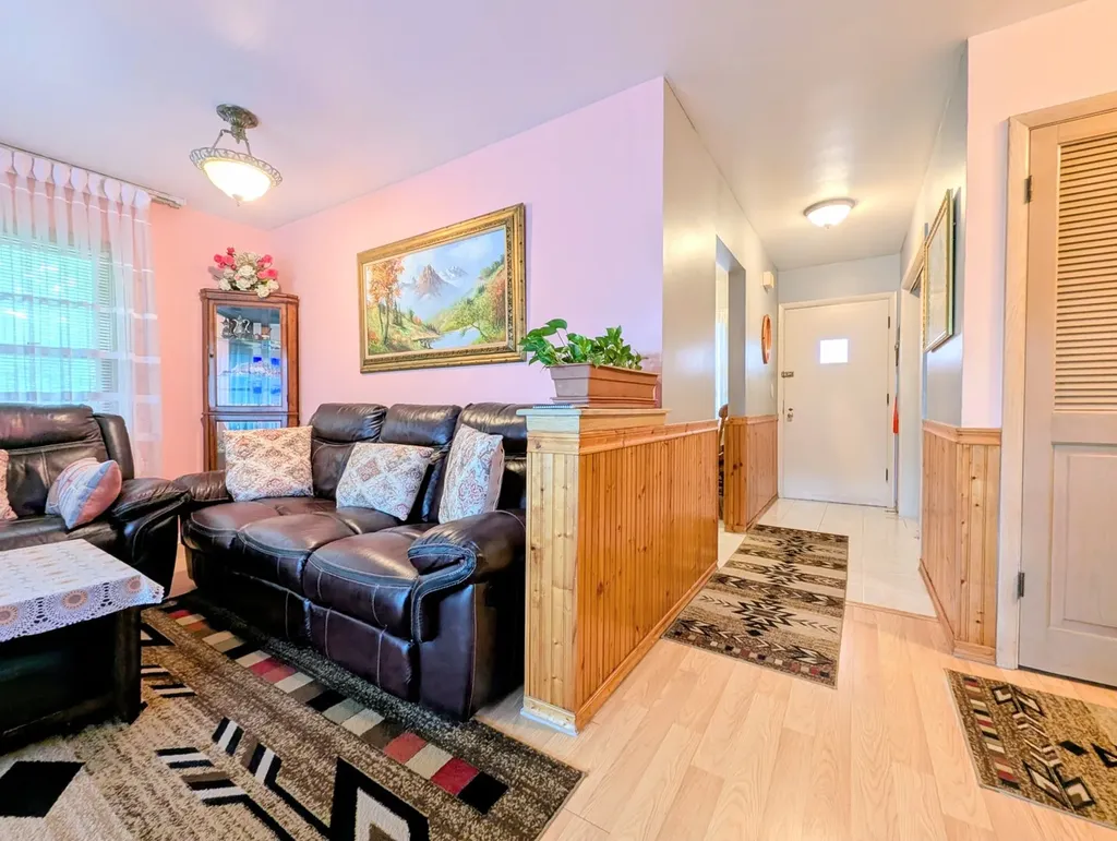4229 North Keystone Avenue Chicago IL 60641
