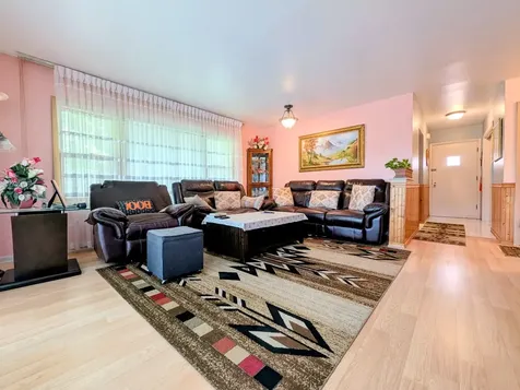 4229 North Keystone Avenue Chicago IL 60641