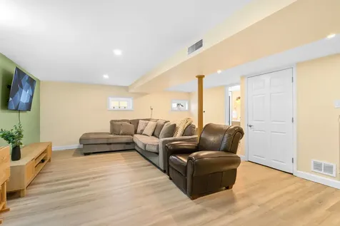 292 East Burlington Street Riverside IL 60546