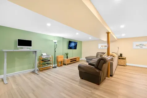292 East Burlington Street Riverside IL 60546