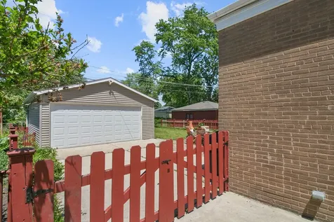 292 East Burlington Street Riverside IL 60546