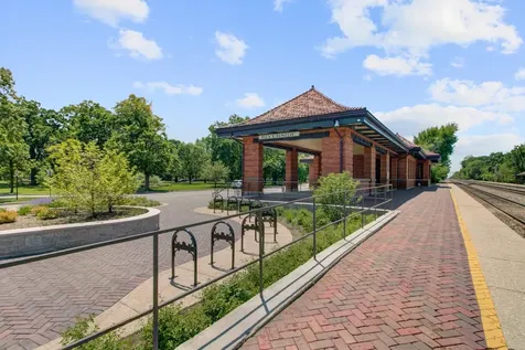 292 East Burlington Street Riverside IL 60546