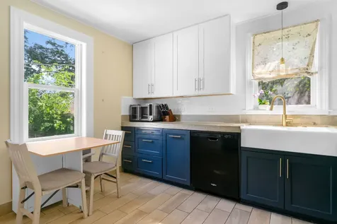 292 East Burlington Street Riverside IL 60546