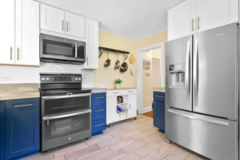 292 East Burlington Street Riverside IL 60546