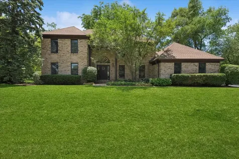 14 James Drive Hawthorn Woods IL 60047
