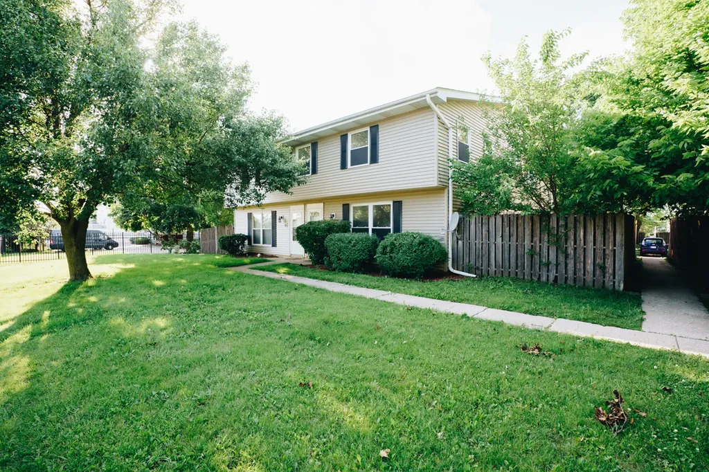 10W Fernwood Drive Bolingbrook IL 60440