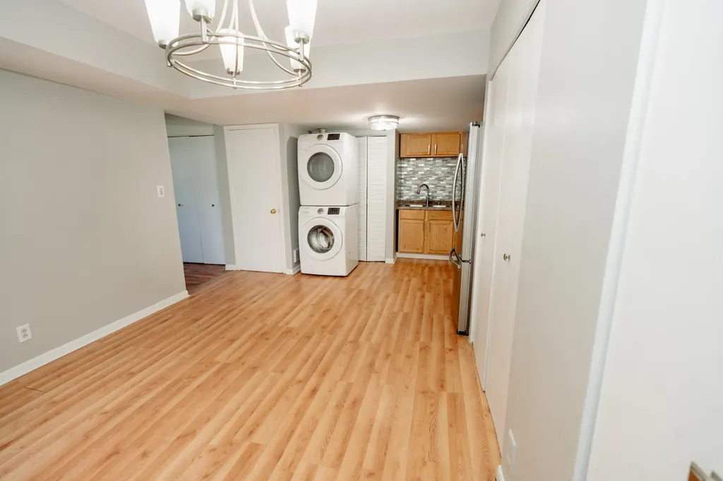 10W Fernwood Drive Bolingbrook IL 60440