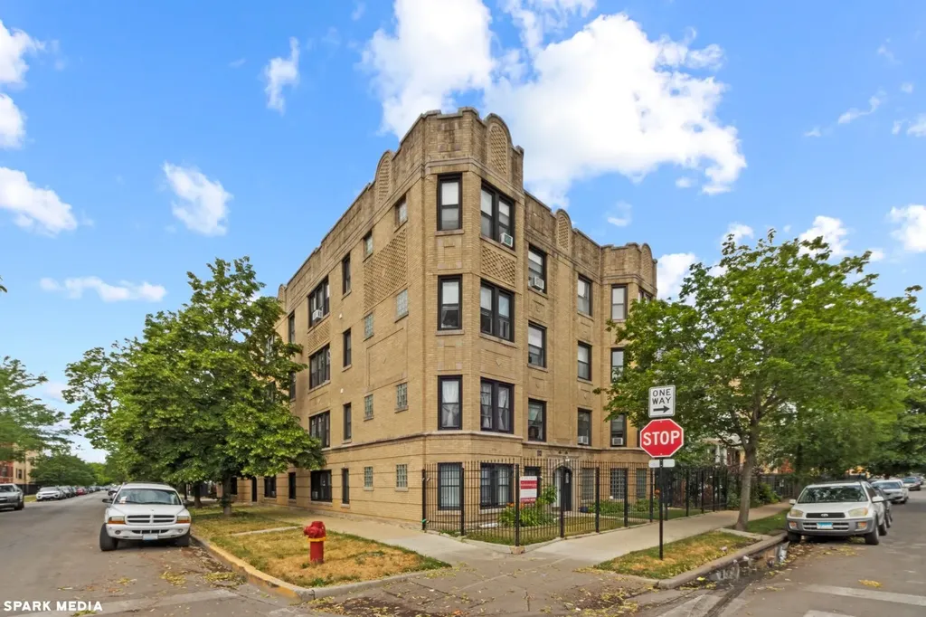 3606 West Dickens Avenue Chicago IL 60647