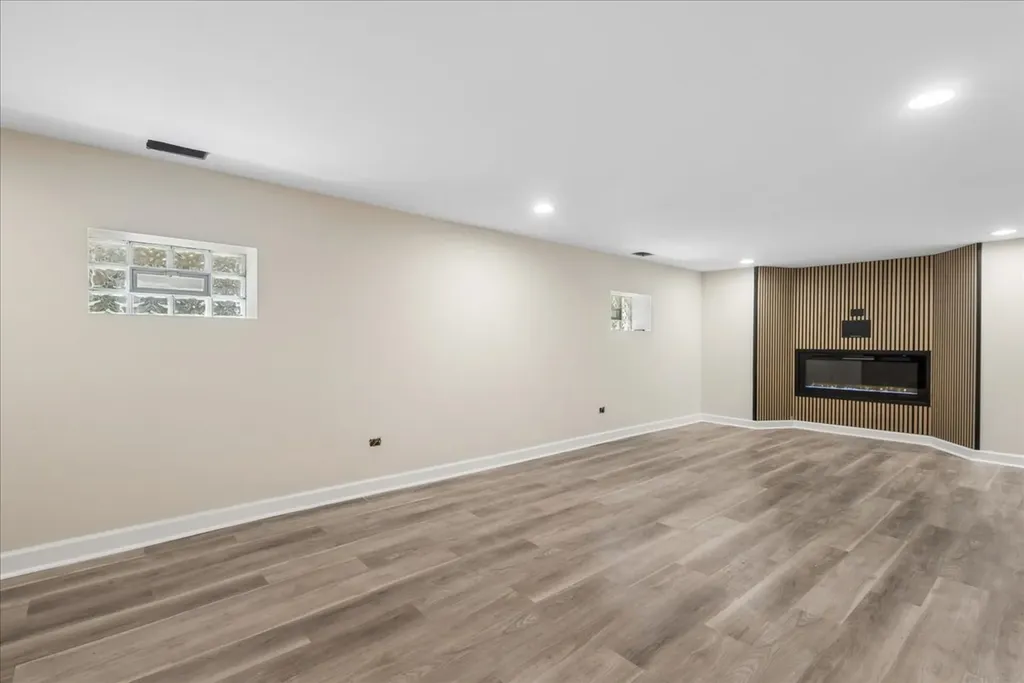5905 North Melvina Avenue Chicago IL 60646