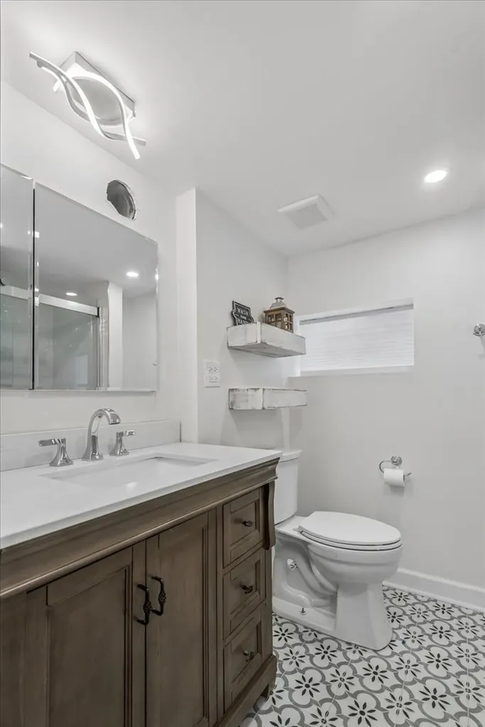 5905 North Melvina Avenue Chicago IL 60646
