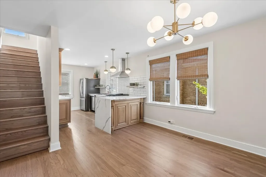 5905 North Melvina Avenue Chicago IL 60646