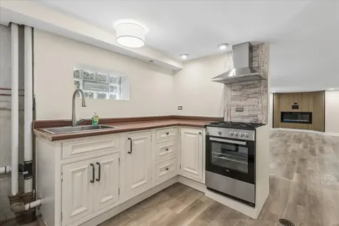 5905 North Melvina Avenue Chicago IL 60646