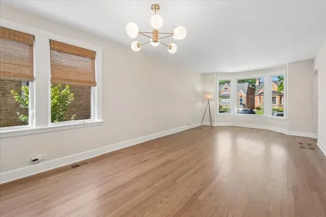 5905 North Melvina Avenue Chicago IL 60646