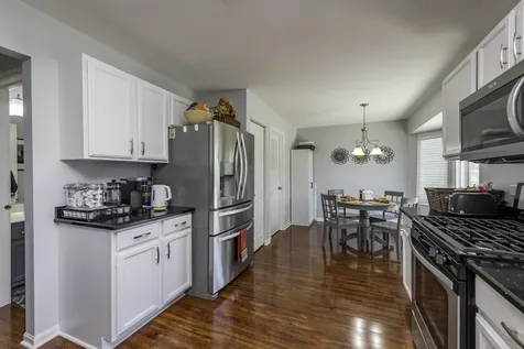 2901 Harrisburg Court Lindenhurst IL 60046