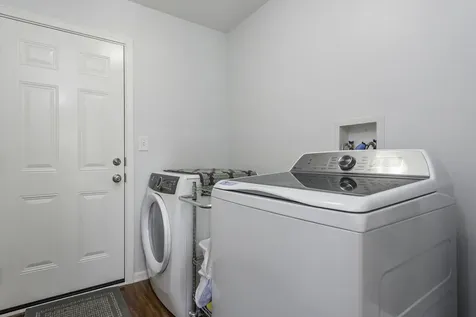 2901 Harrisburg Court Lindenhurst IL 60046