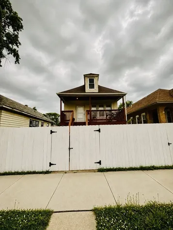10327 South Calhoun Avenue Chicago IL 60617